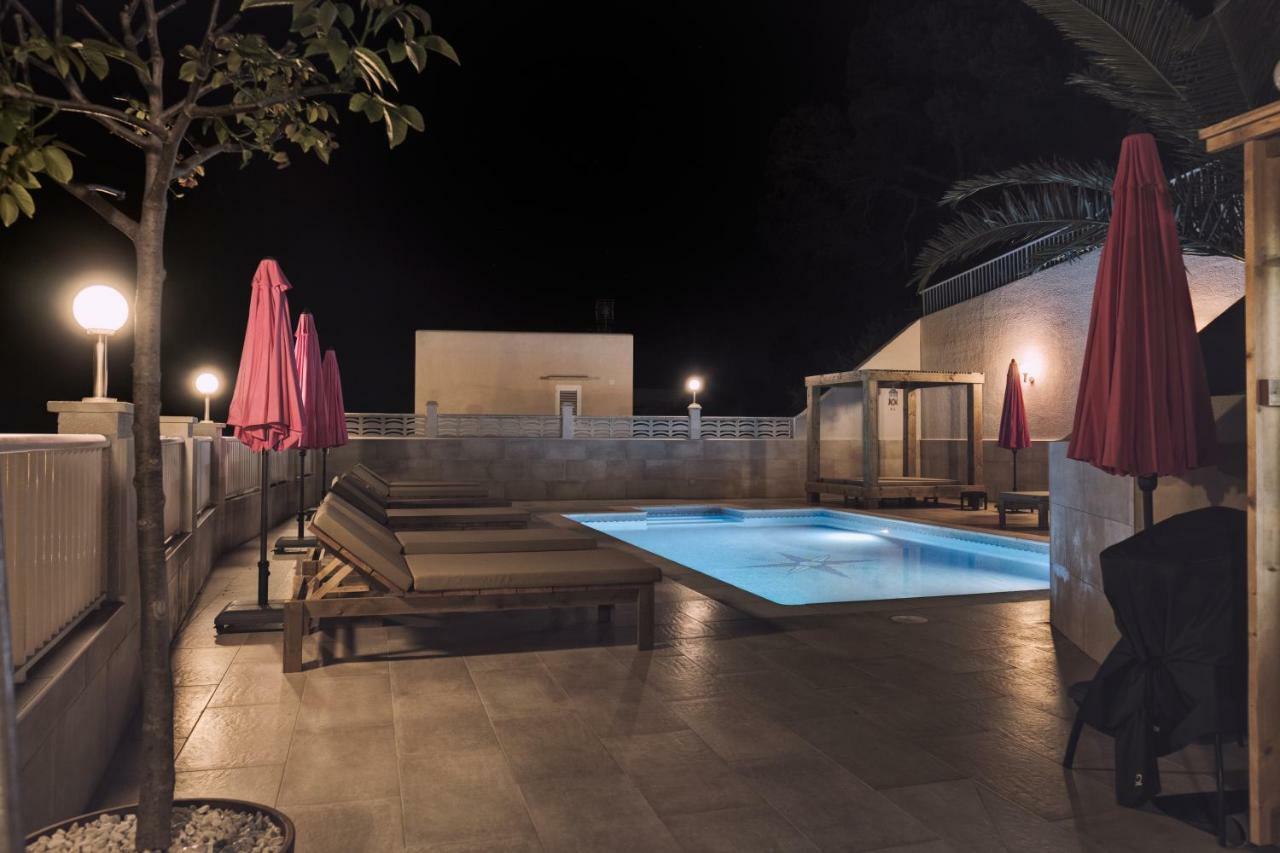Apartamentos Catharina Maria Cala Llonga  Kültér fotó