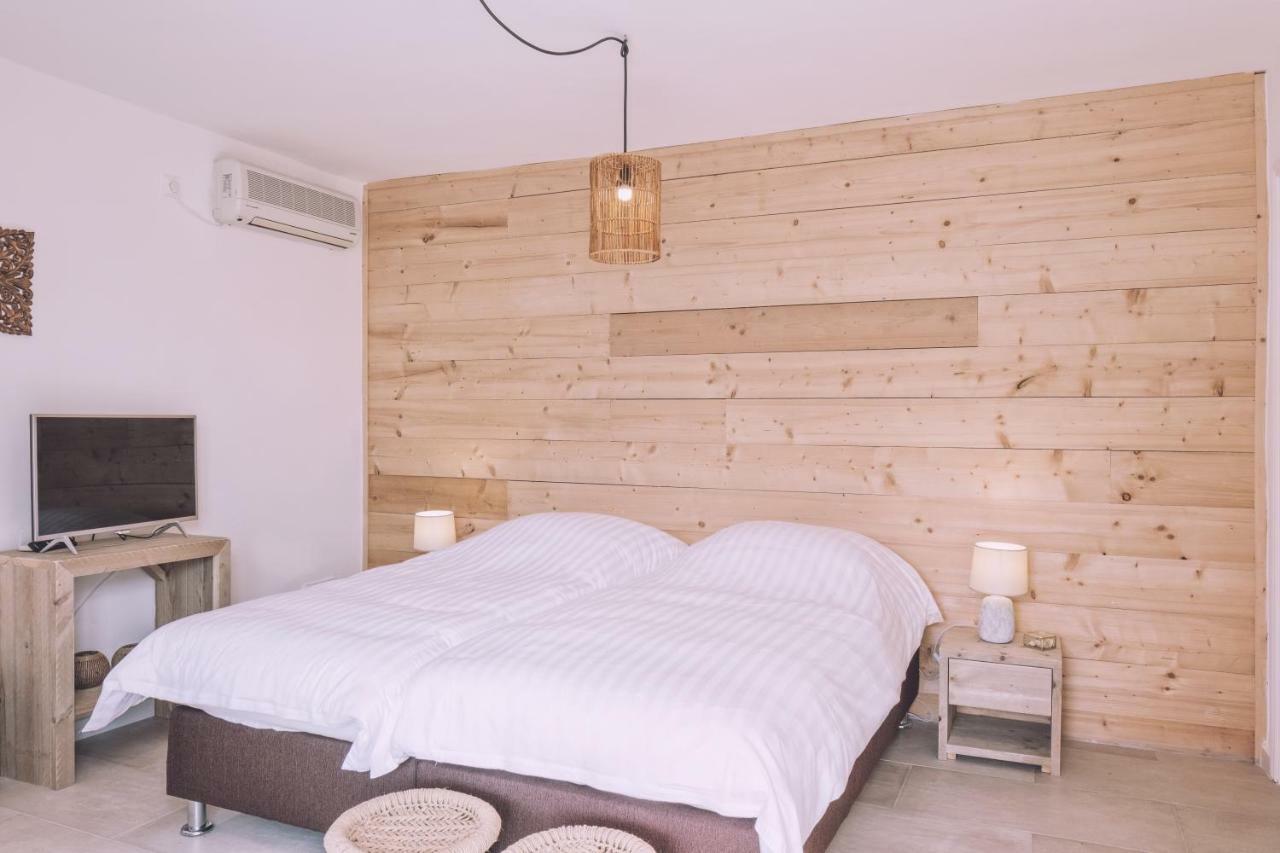 Apartamentos Catharina Maria Cala Llonga  Kültér fotó
